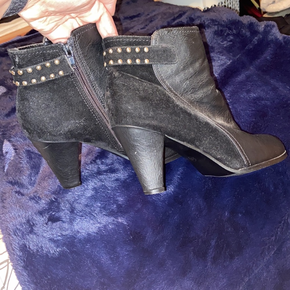 Cute booties. Worn once maybe twice